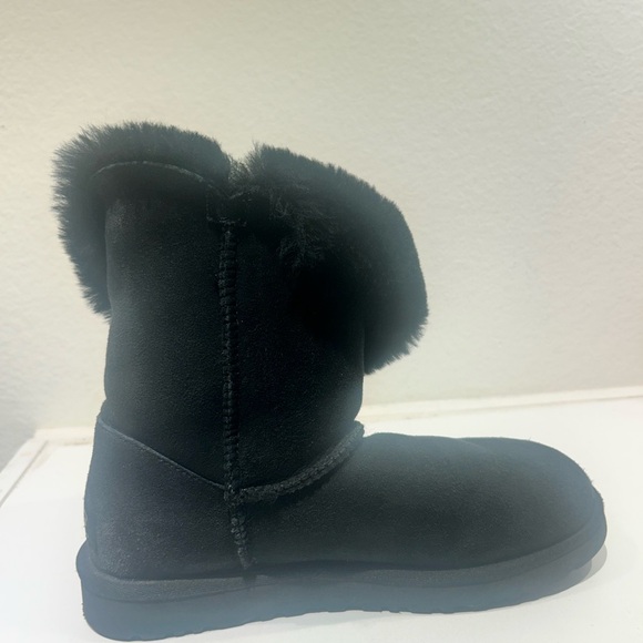 Worn once, black ugg boots, size 7 women - Picture 3 of 4